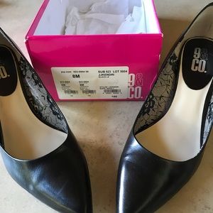 9&co, women’s black heels, size 8 with box
